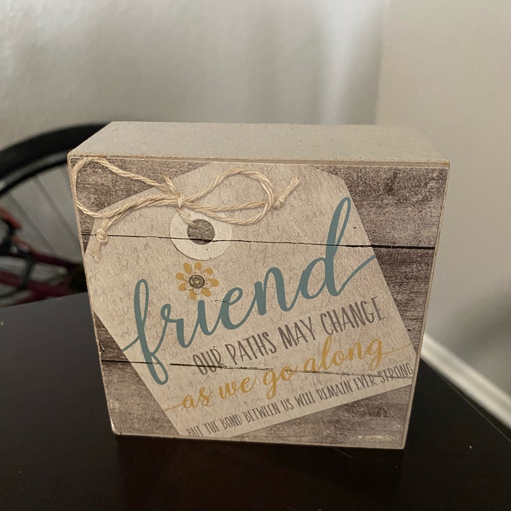 Decorative piece with phrase